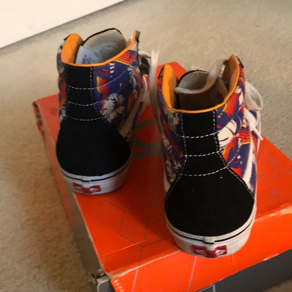 Shoes - Picture 3 of 5